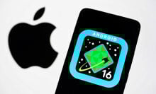 Android logo in front of Apple logo