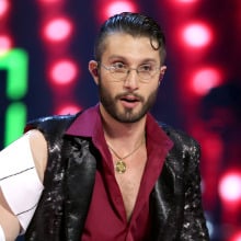 bbno$ accepts the Fan Choice Award onstage during the 2025 JUNO Awards