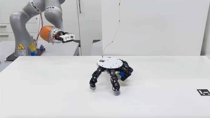 detachable crawling robotic hand as seen in nature communications